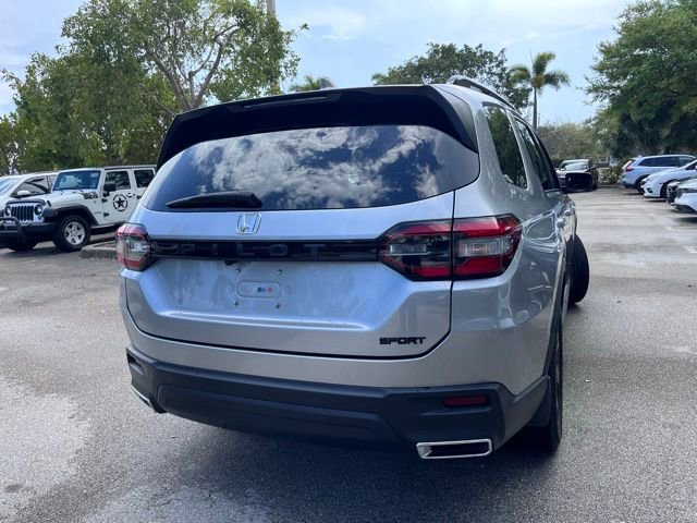Used 2023 Honda Pilot Sport image 4