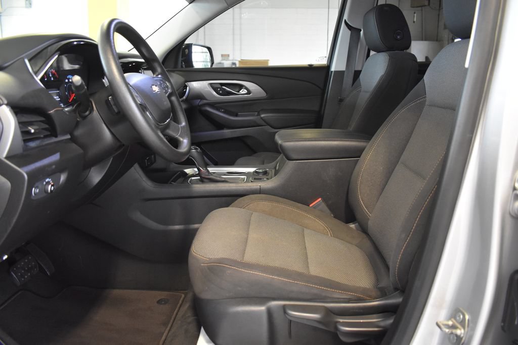 Used 2019 Chevrolet Traverse LS FWD image 3