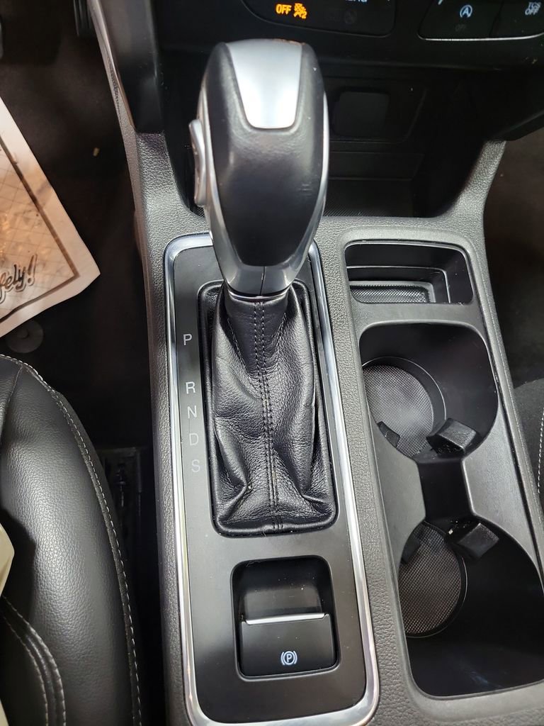 Used 2019 Ford Escape SEL image 39