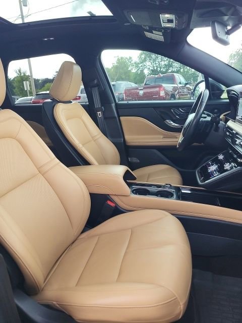 Used 2021 Lincoln Corsair Reserve w/ Equipment Group 201A image 18