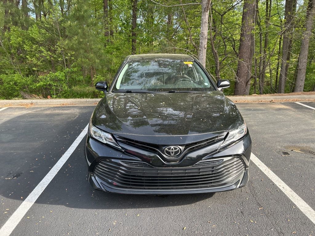 Used 2019 Toyota Camry LE image 2