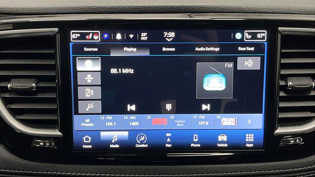 Used 2023 Chrysler Pacifica Limited w/ Uconnect Theater Family Group FWD image 37