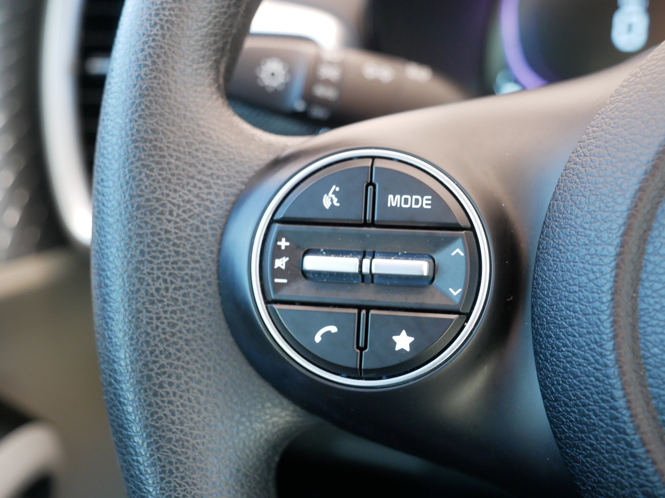 Certified 2025 Kia Soul S image 28