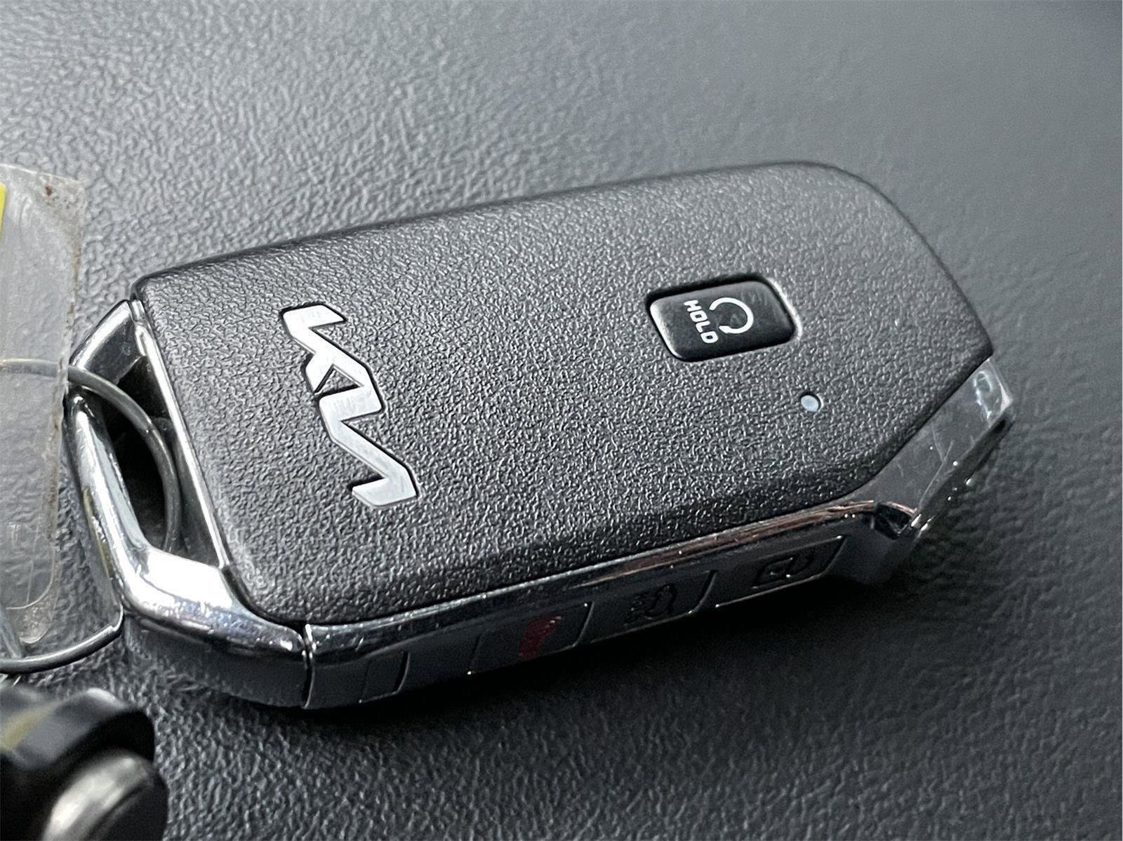 Used 2023 Kia Sorento EX image 31