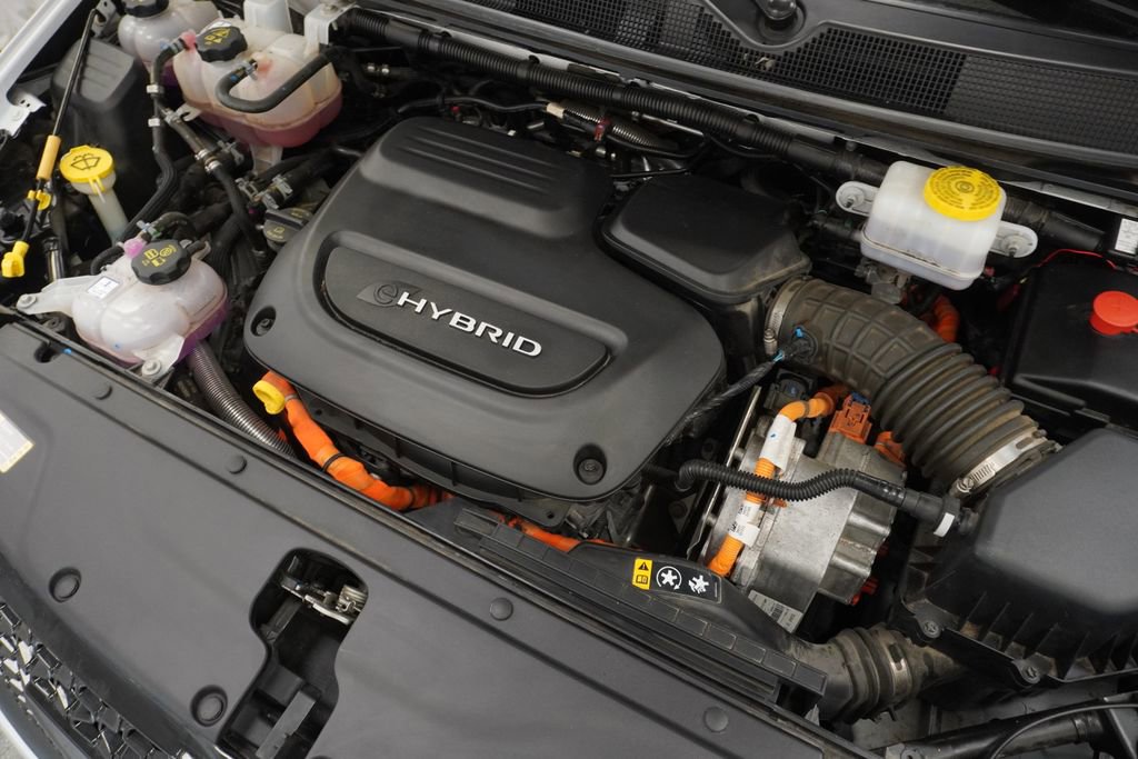 Certified 2024 Chrysler Pacifica Limited FWD image 48
