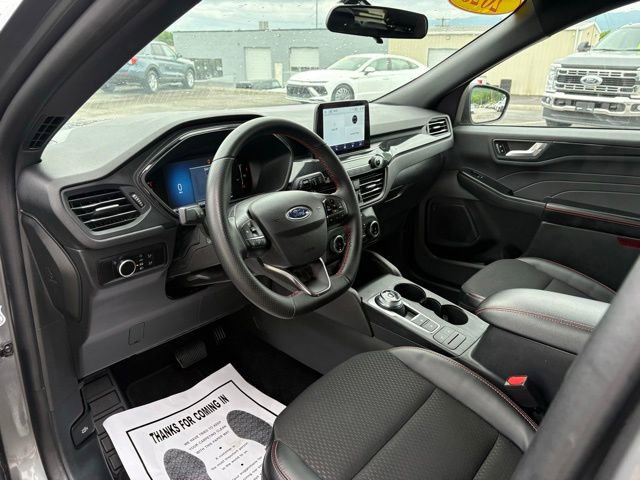 Used 2025 Ford Escape ST-Line AWD/4WD image 3