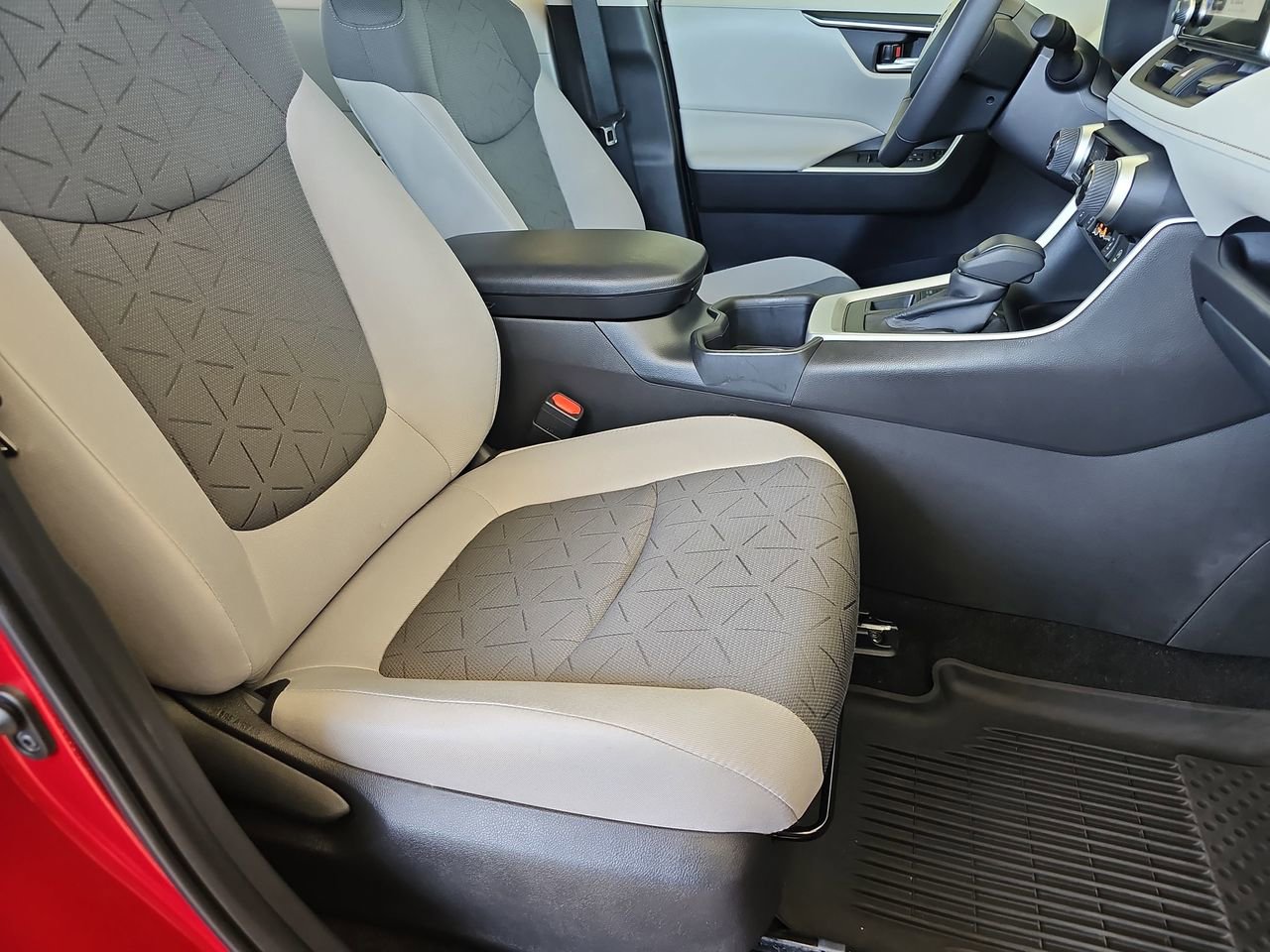 Used 2025 Toyota RAV4 XLE w/ Weather Package image 13
