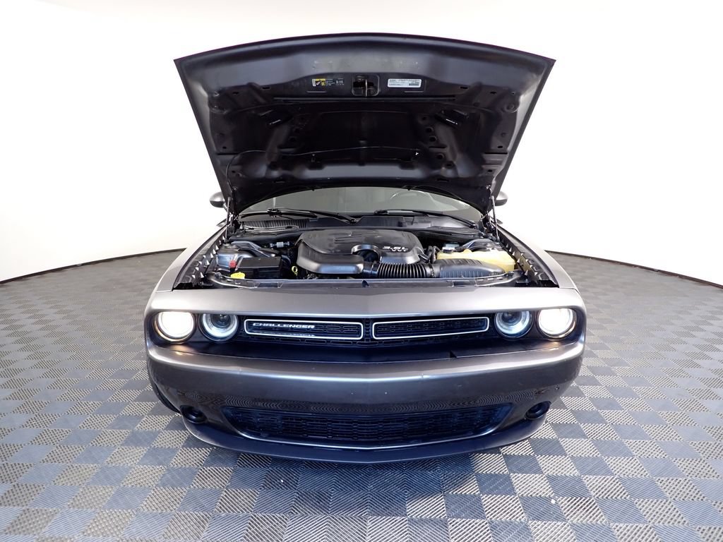 Used 2019 Dodge Challenger SXT RWD image 34