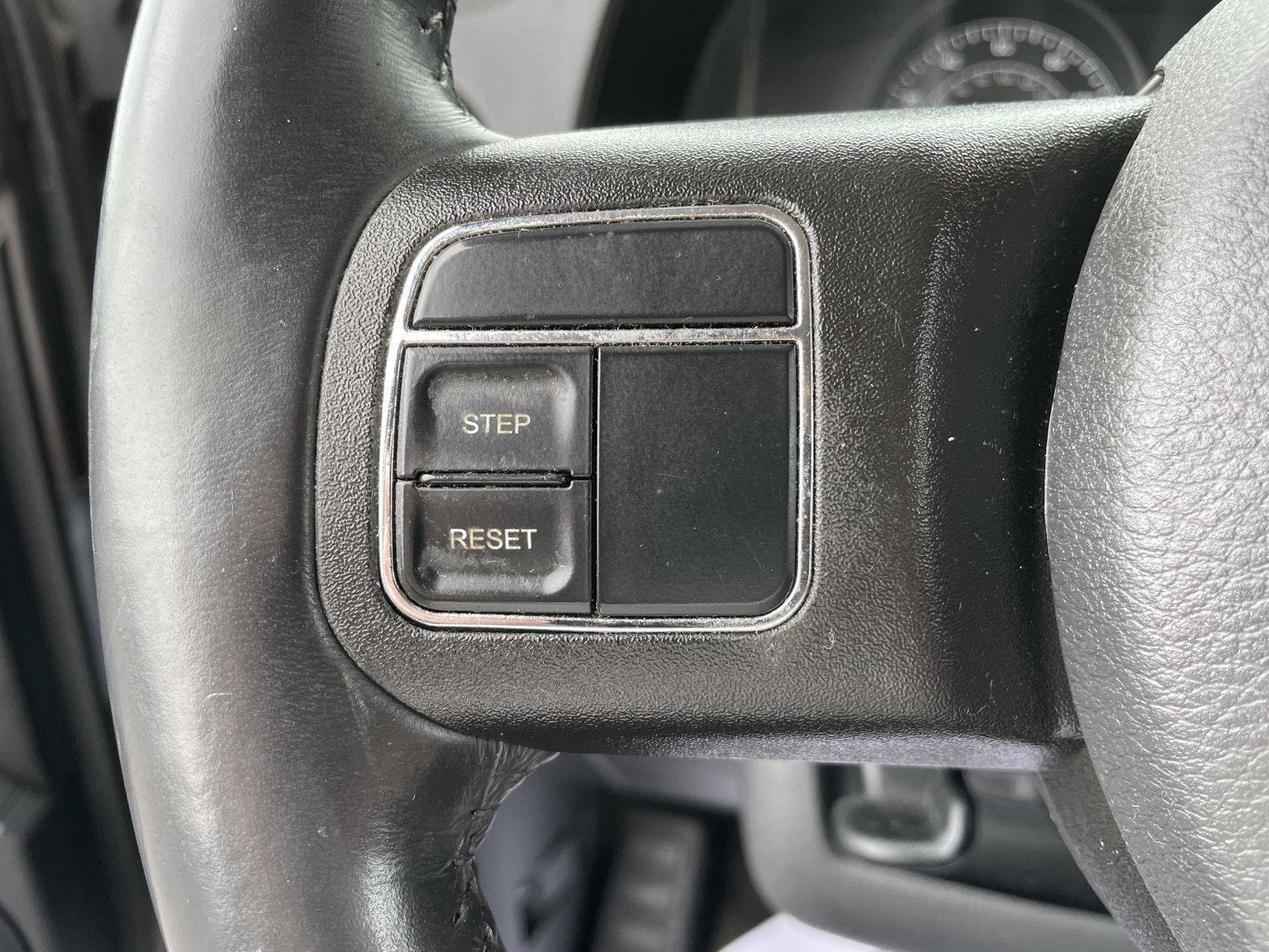 Used 2017 Jeep Patriot Latitude AWD/4WD image 13