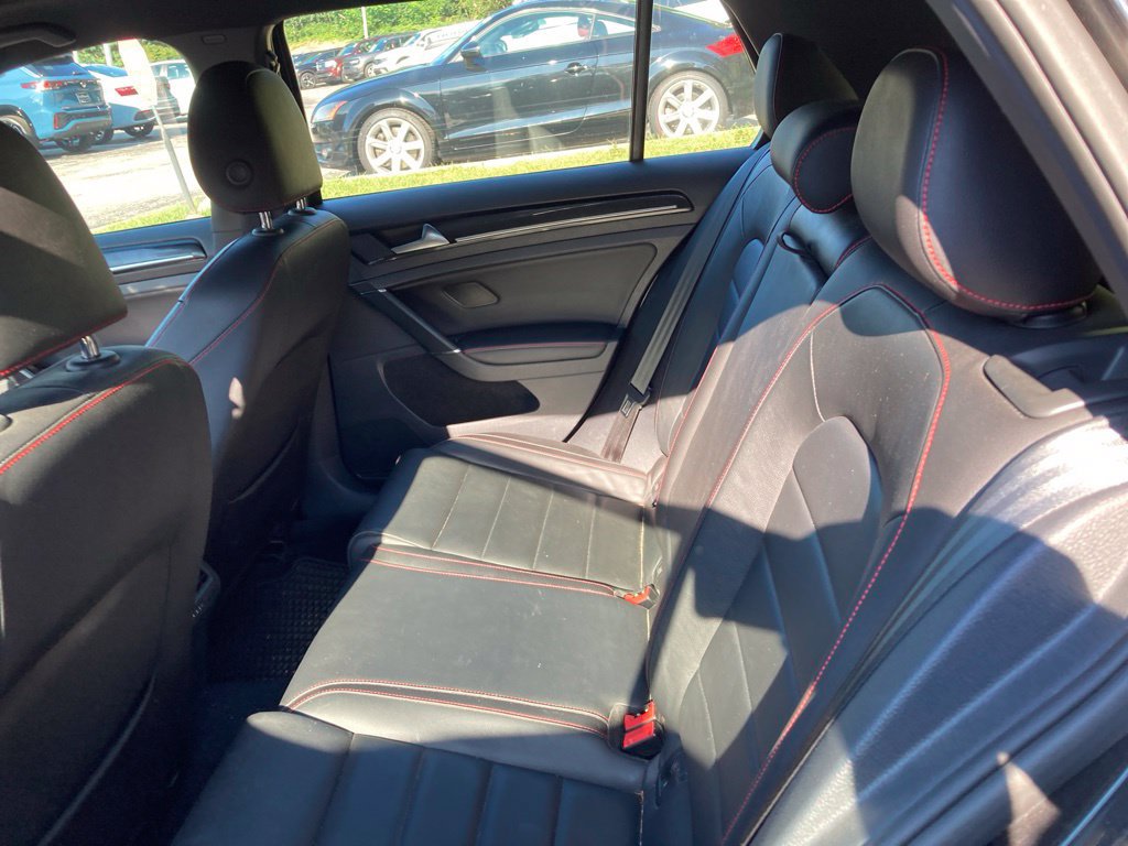 Used 2017 Volkswagen GTI SE FWD image 11