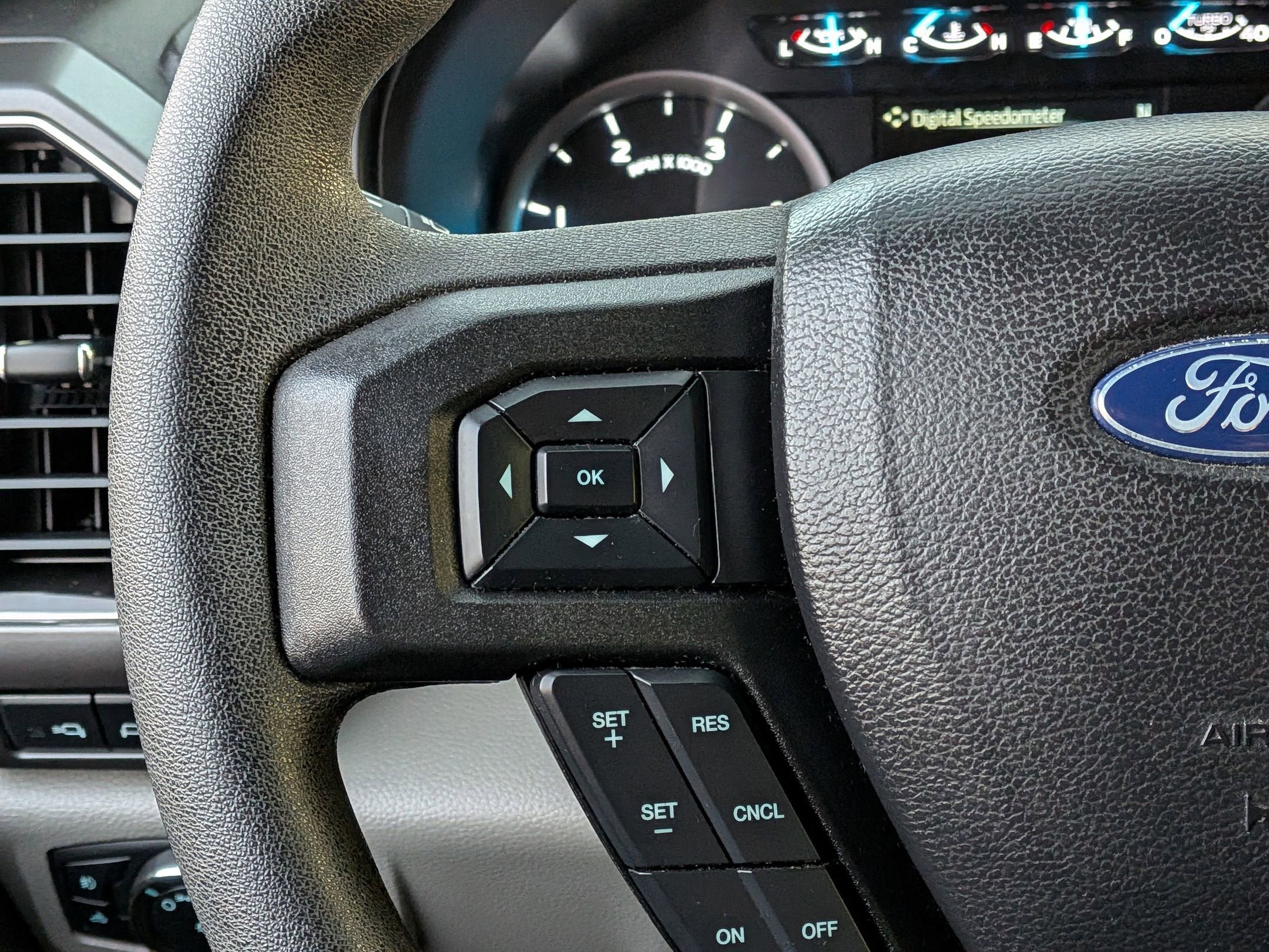 Used 2020 Ford F250 XLT w/ XLT Value Package AWD/4WD image 15