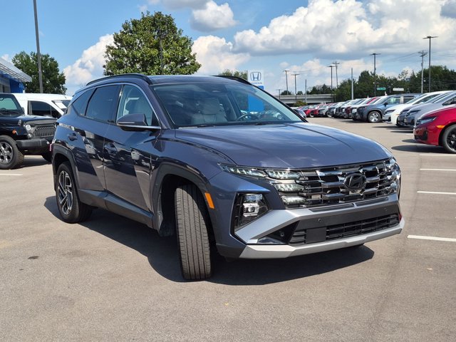 Used 2025 Hyundai Tucson Limited AWD/4WD image 3