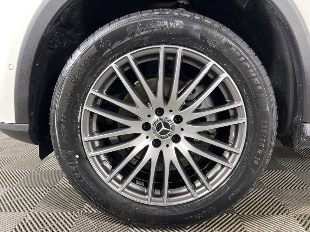 Certified 2025 Mercedes-Benz GLC 300 4MATIC image 27