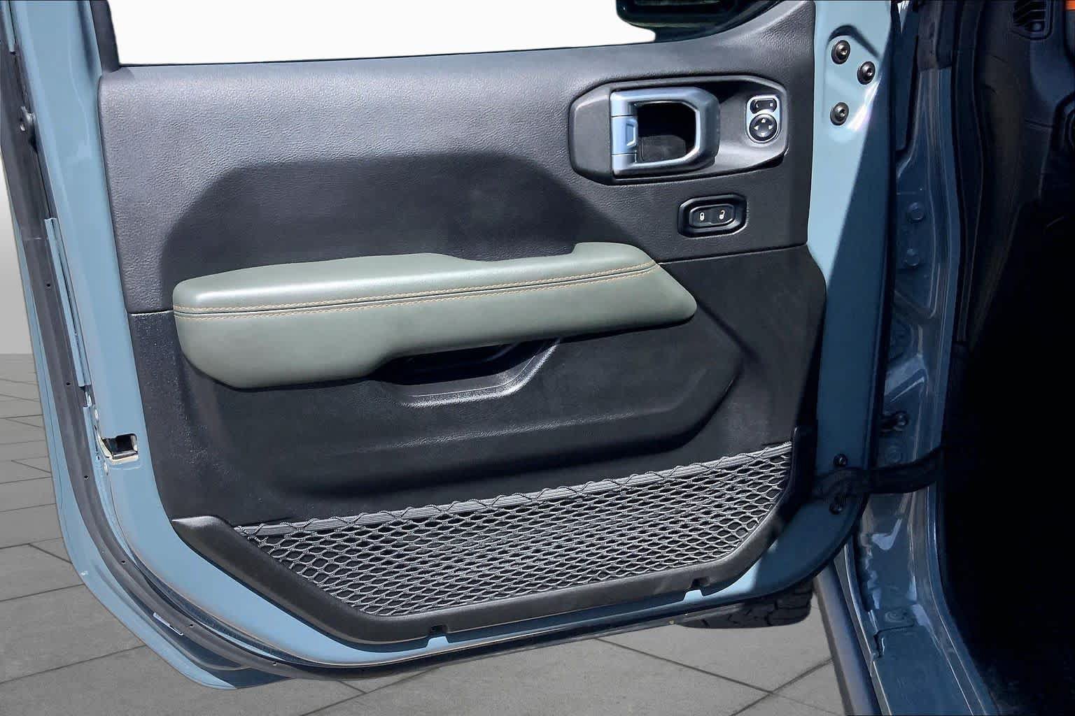 Used 2024 Jeep Gladiator Mojave w/ Safety Group AWD/4WD image 22