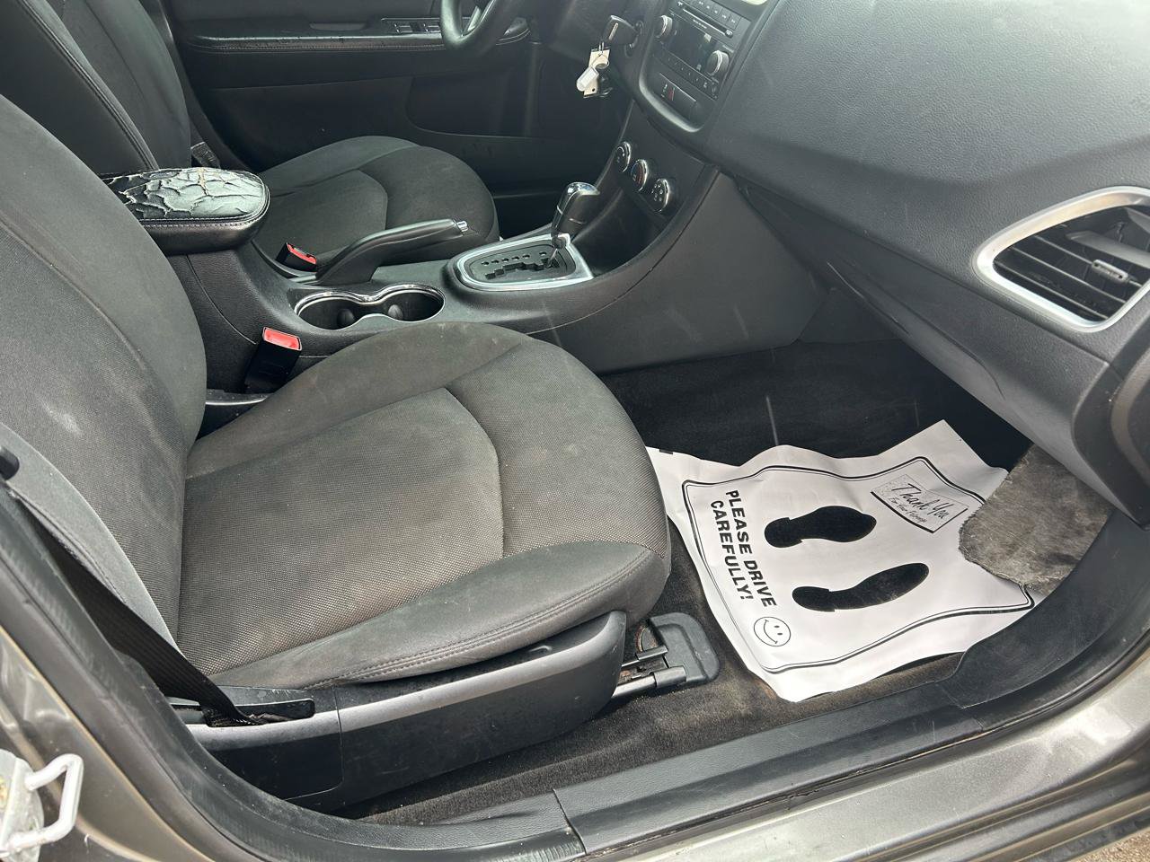 Used 2012 Dodge Avenger SE FWD image 12
