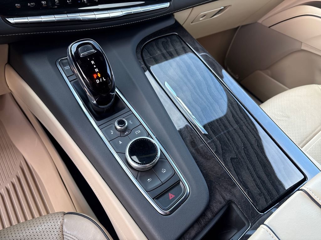 Used 2023 Cadillac Escalade Premium Luxury image 26