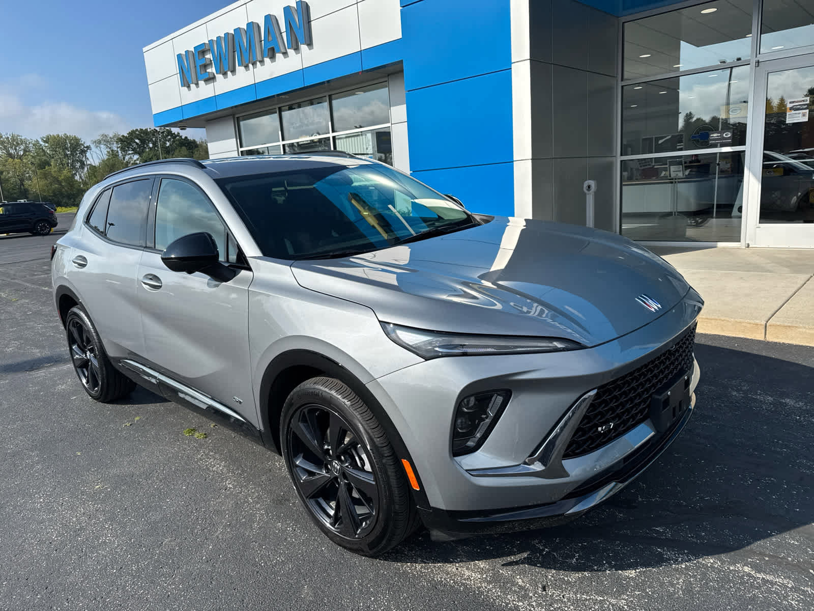 Used 2025 Buick Envision Sport Touring image 1