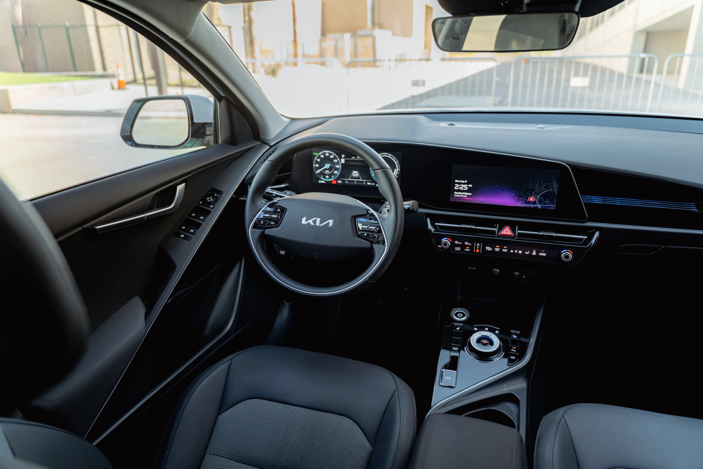 Used 2023 Kia Niro Wind FWD image 18