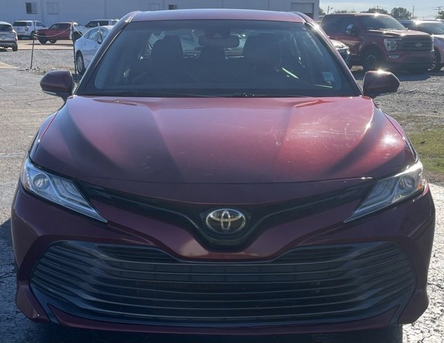 Used 2019 Toyota Camry XLE image 3