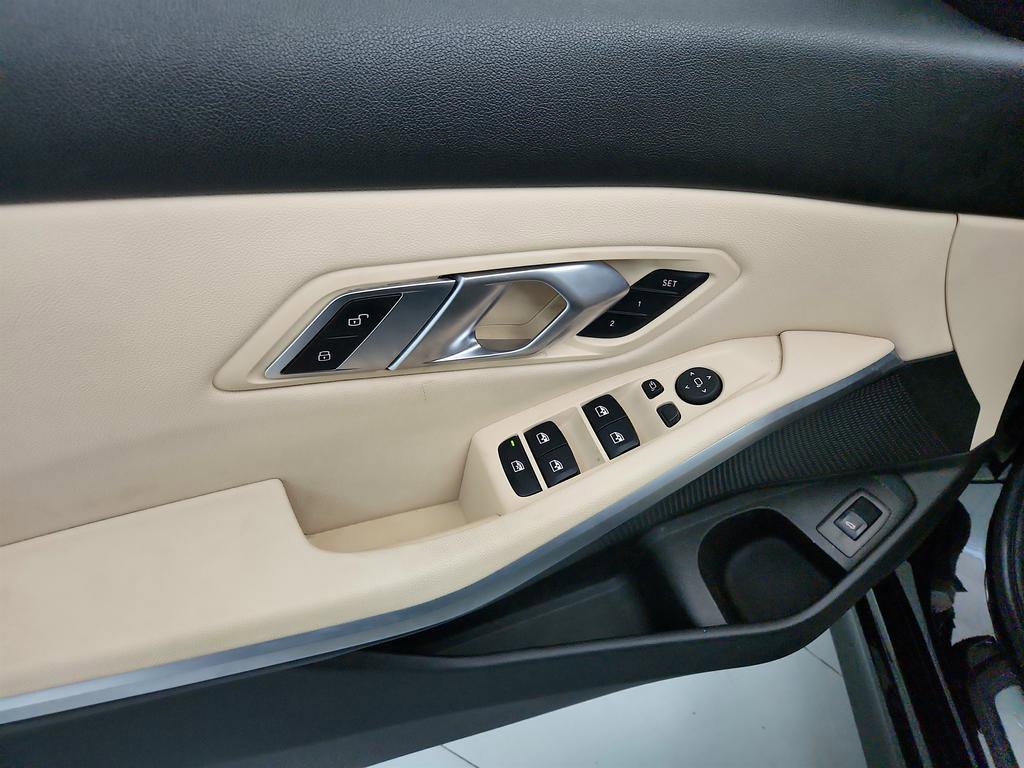 Used 2019 BMW 330i Sedan w/ Convenience Package RWD image 21