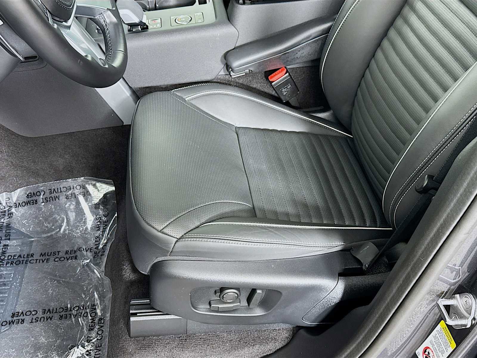 Used 2024 Land Rover Discovery Metropolitan Edition image 20