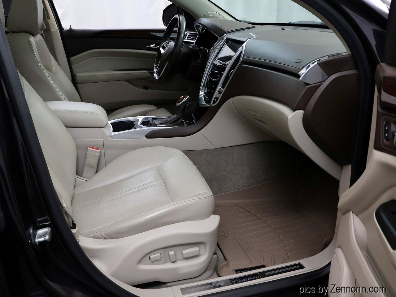 Used 2015 Cadillac SRX Luxury w/ Driver Awareness Package AWD/4WD image 33