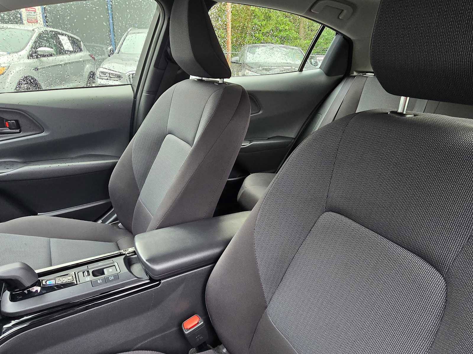 Used 2024 Toyota Prius LE image 21