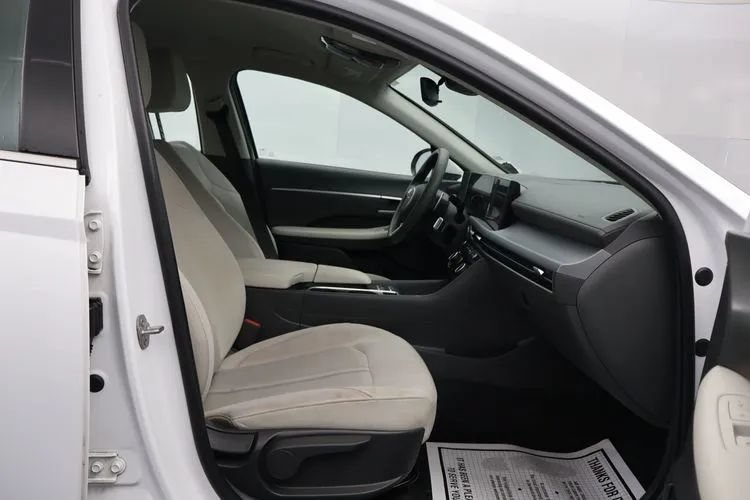 Used 2024 Hyundai Sonata SEL FWD image 16