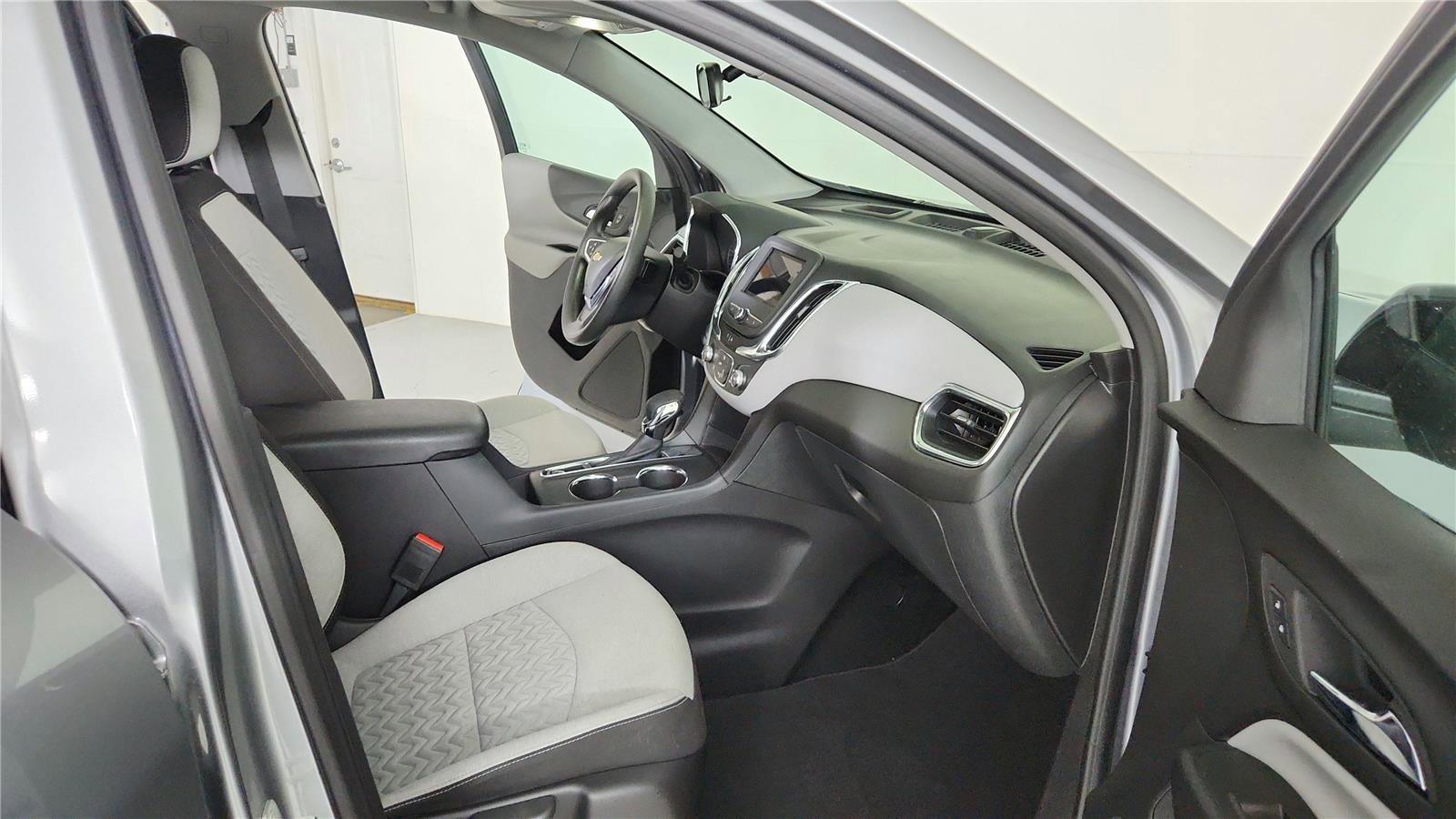 Used 2024 Chevrolet Equinox LS w/ LS Convenience Package FWD image 18