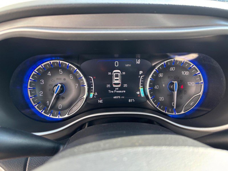 Used 2023 Chrysler Pacifica Touring-L FWD image 23