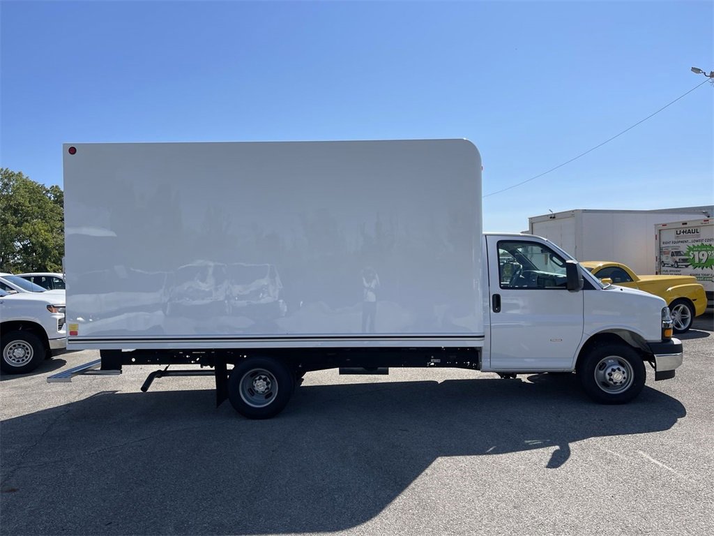 New 2025 Chevrolet Express 3500 w/ Power Convenience Package image 5