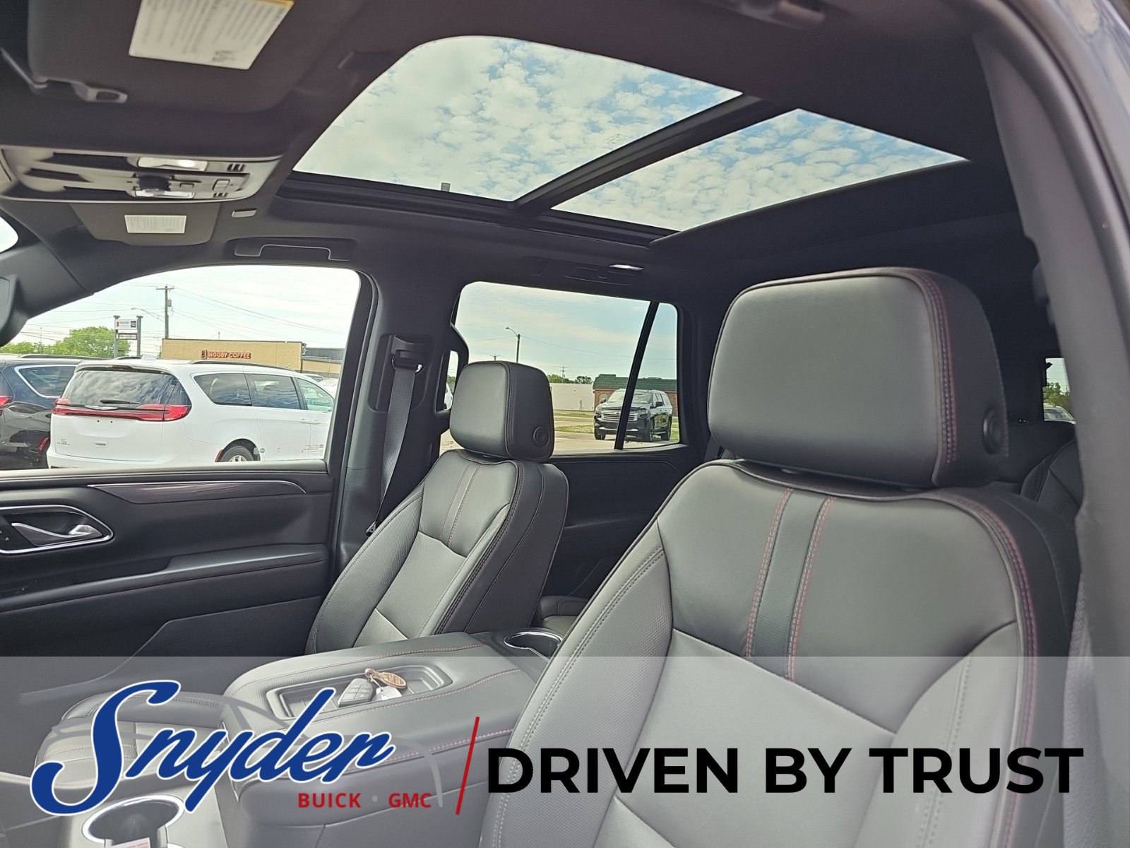 Used 2024 Chevrolet Tahoe RST w/ Luxury Package AWD/4WD image 10
