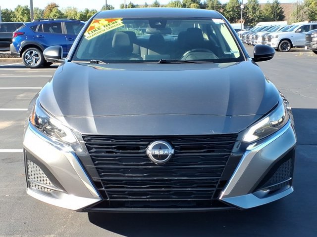 Used 2025 Nissan Altima 2.5 SV FWD image 32