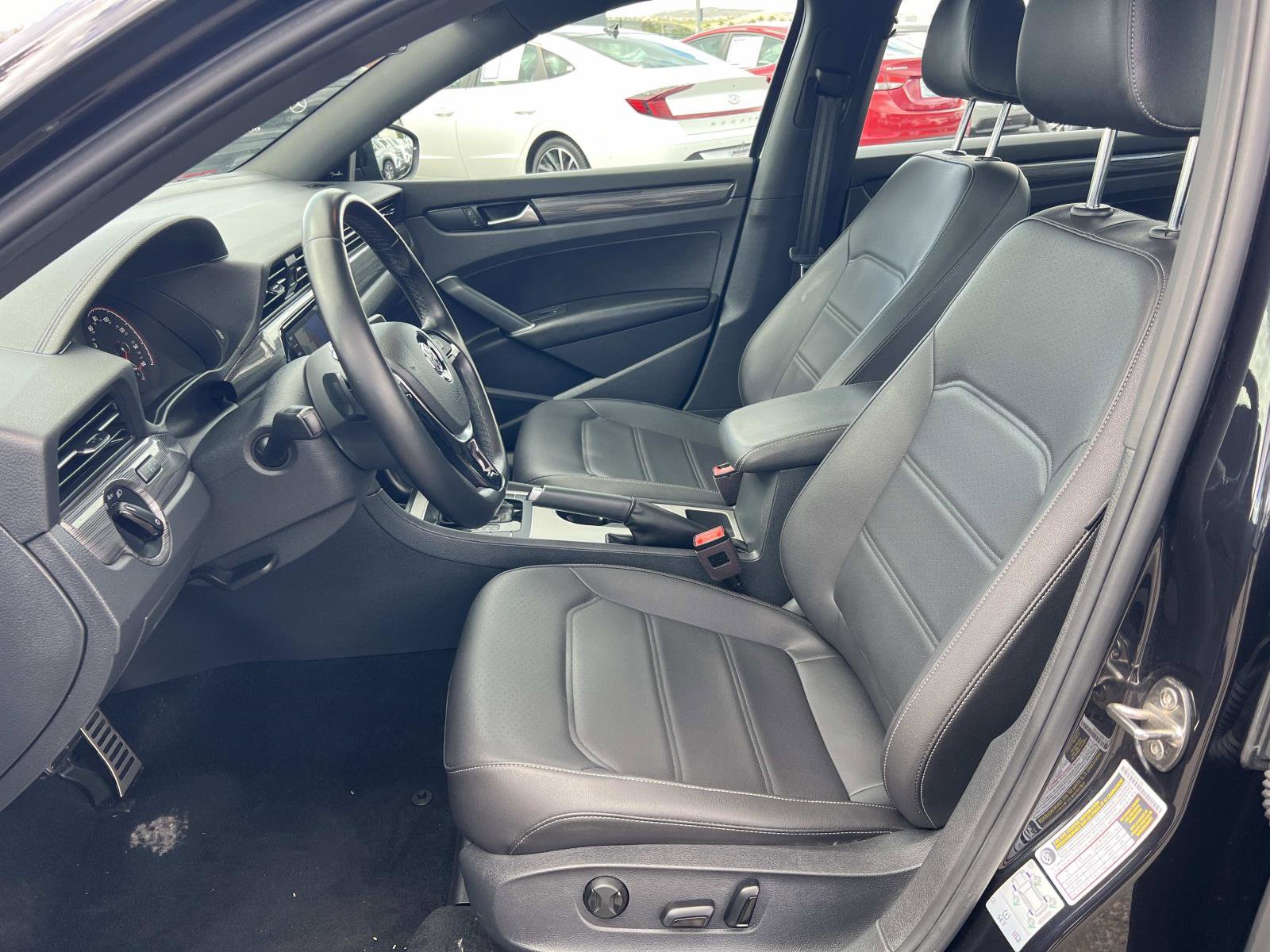 Certified 2022 Volkswagen Passat 2.0T R-Line image 17