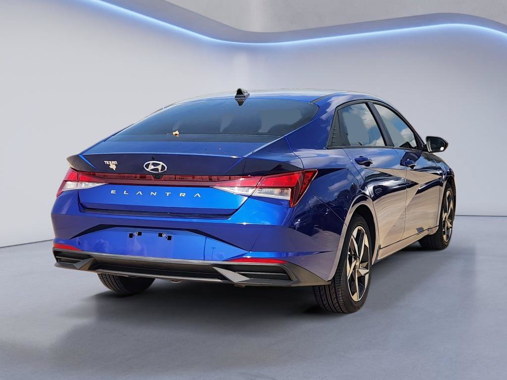Used 2023 Hyundai Elantra SEL w/ Convenience Package FWD image 8