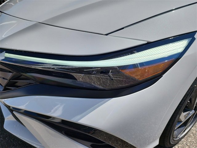 New 2025 Hyundai Elantra Limited image 6