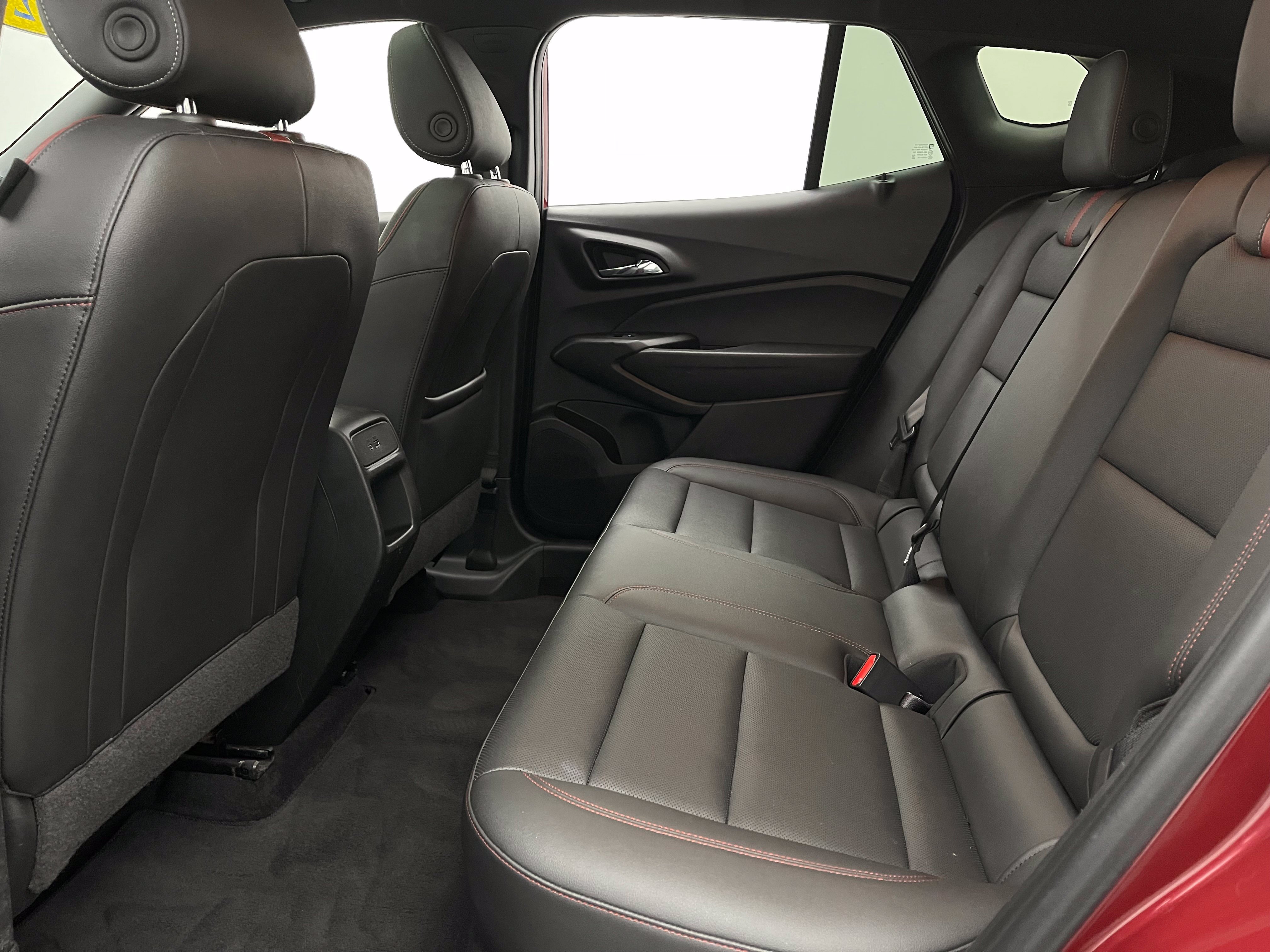 Used 2024 Chevrolet Trax RS w/ Sunroof Package FWD image 39