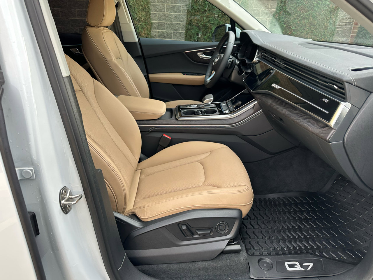 Used 2025 Audi Q7 3.0T Premium Plus w/ Premium Plus Package image 14