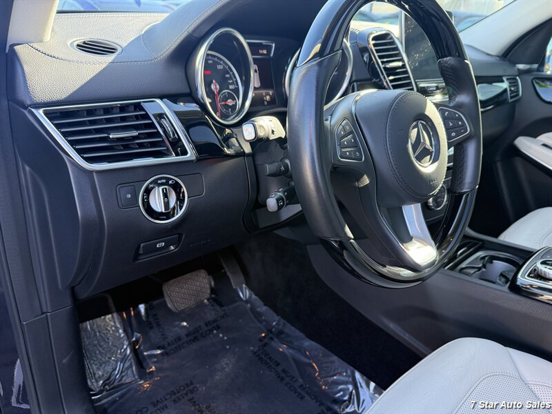 Used 2018 Mercedes-Benz GLS 550 4MATIC image 9