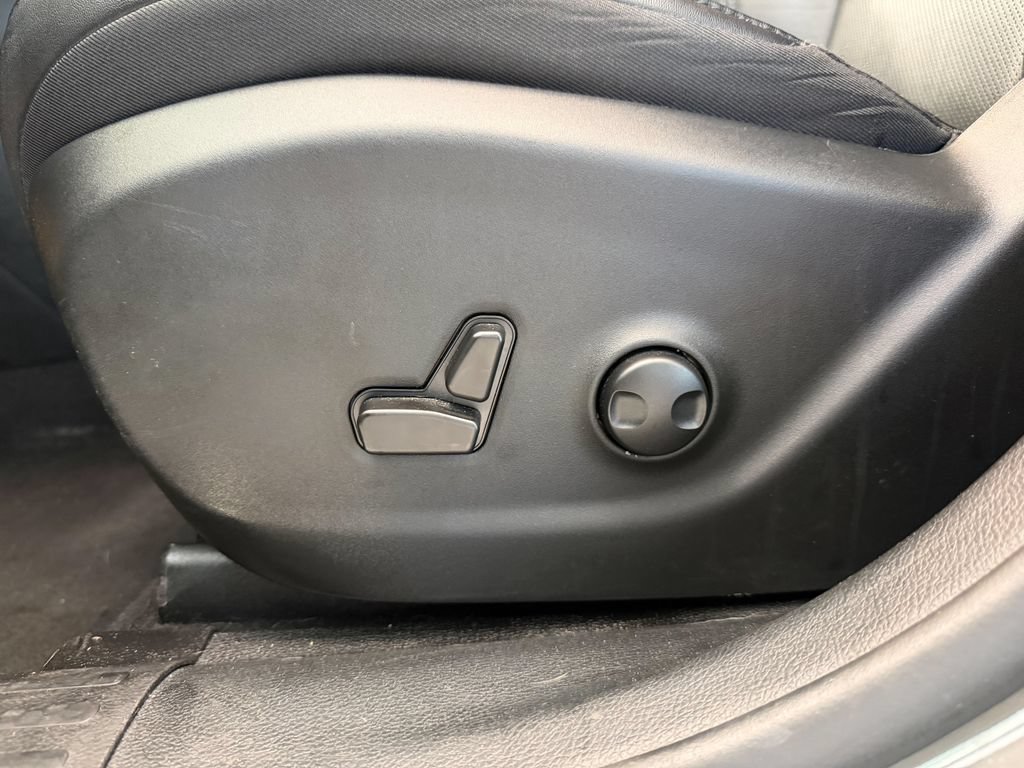 Used 2022 Jeep Cherokee Latitude Lux AWD/4WD image 12