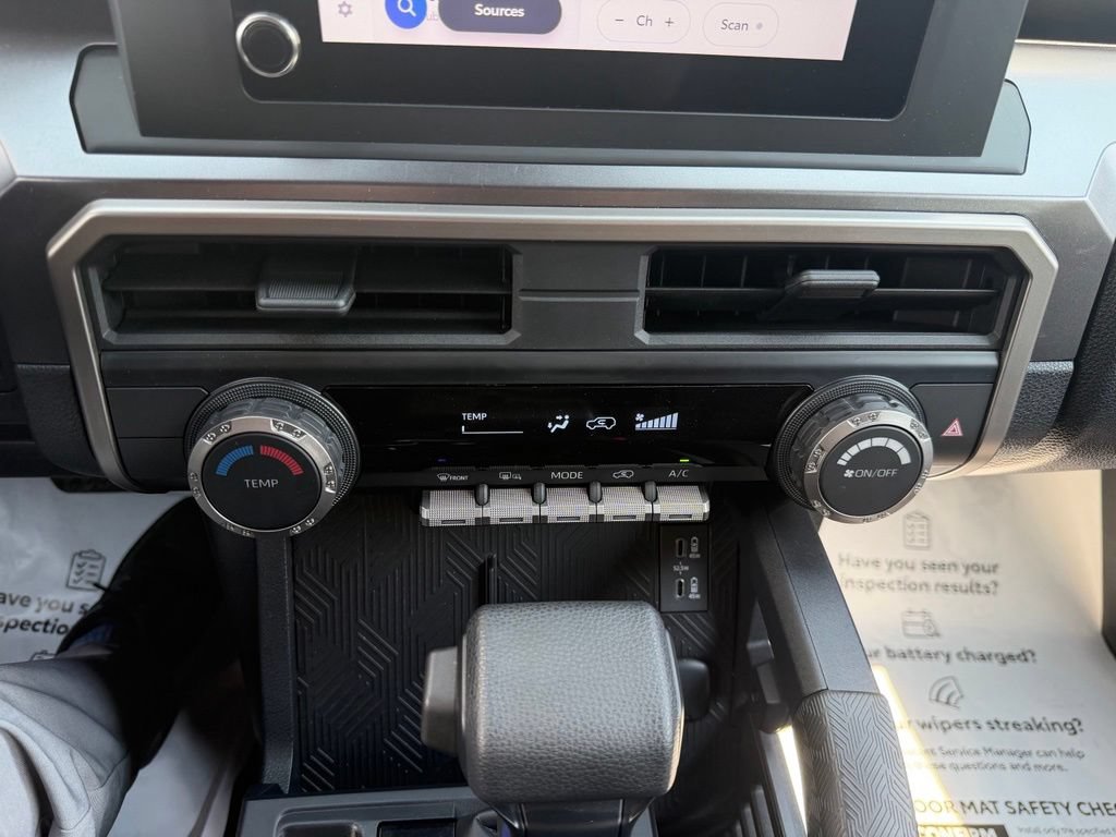 Certified 2025 Toyota 4Runner SR5 AWD/4WD image 18