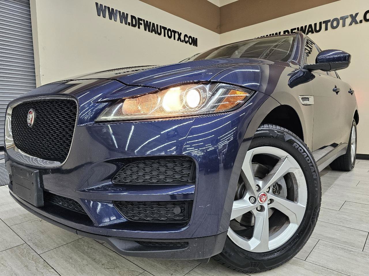 Used 2018 Jaguar F-PACE Premium AWD/4WD image 1