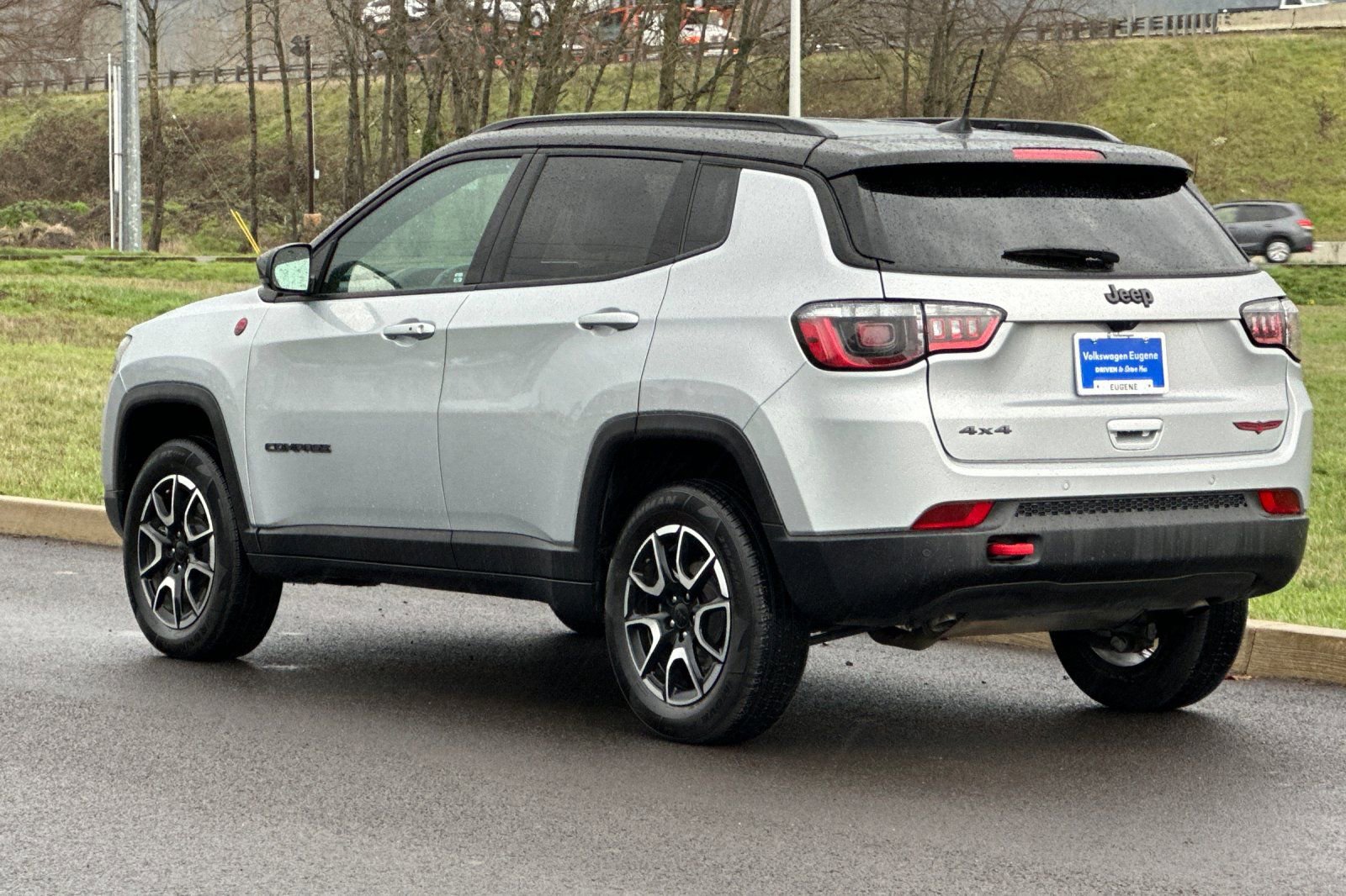 Used 2024 Jeep Compass Trailhawk AWD/4WD image 5