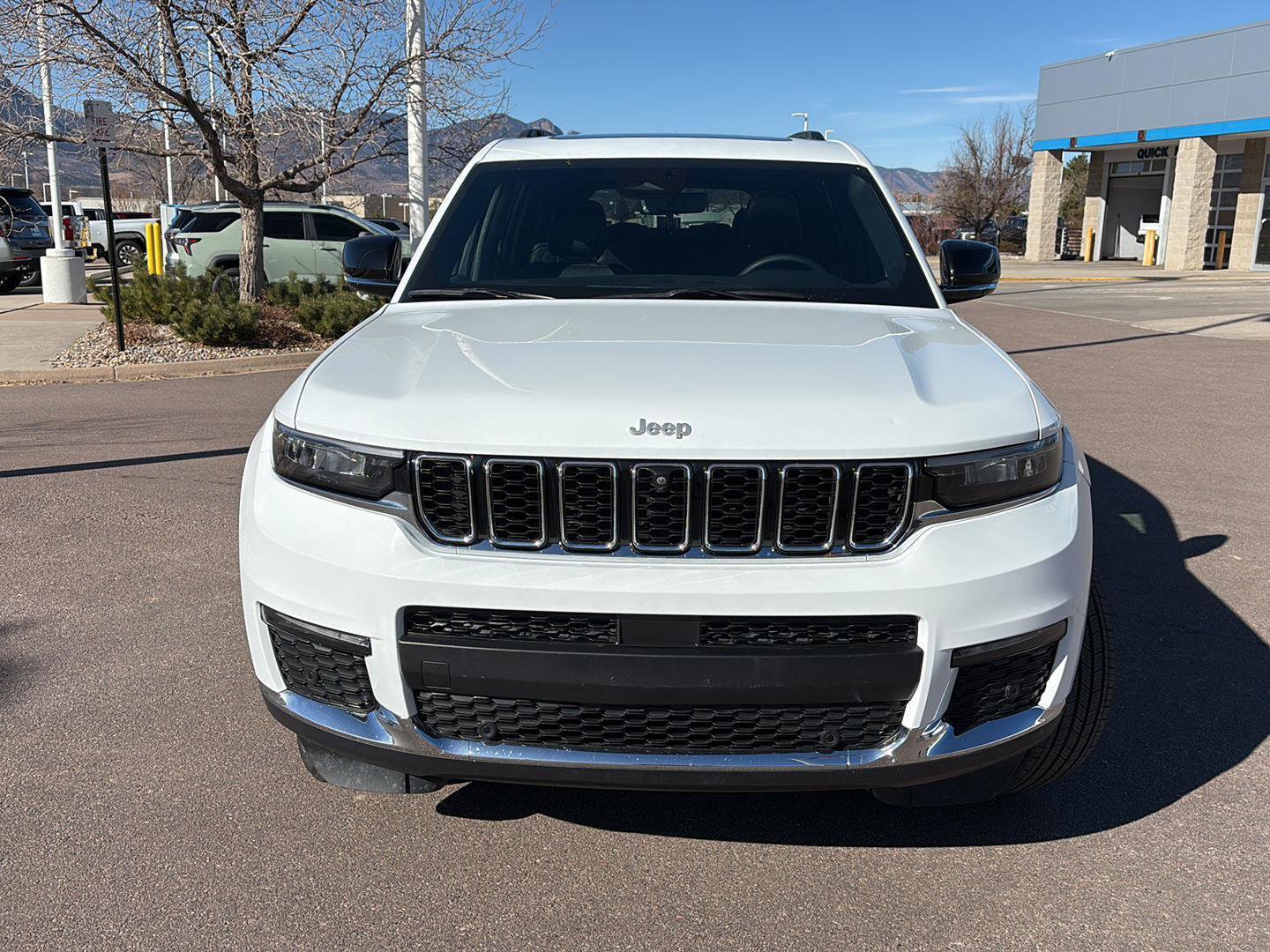 Used 2024 Jeep Grand Cherokee L Limited w/ Luxury Tech Group II image 2