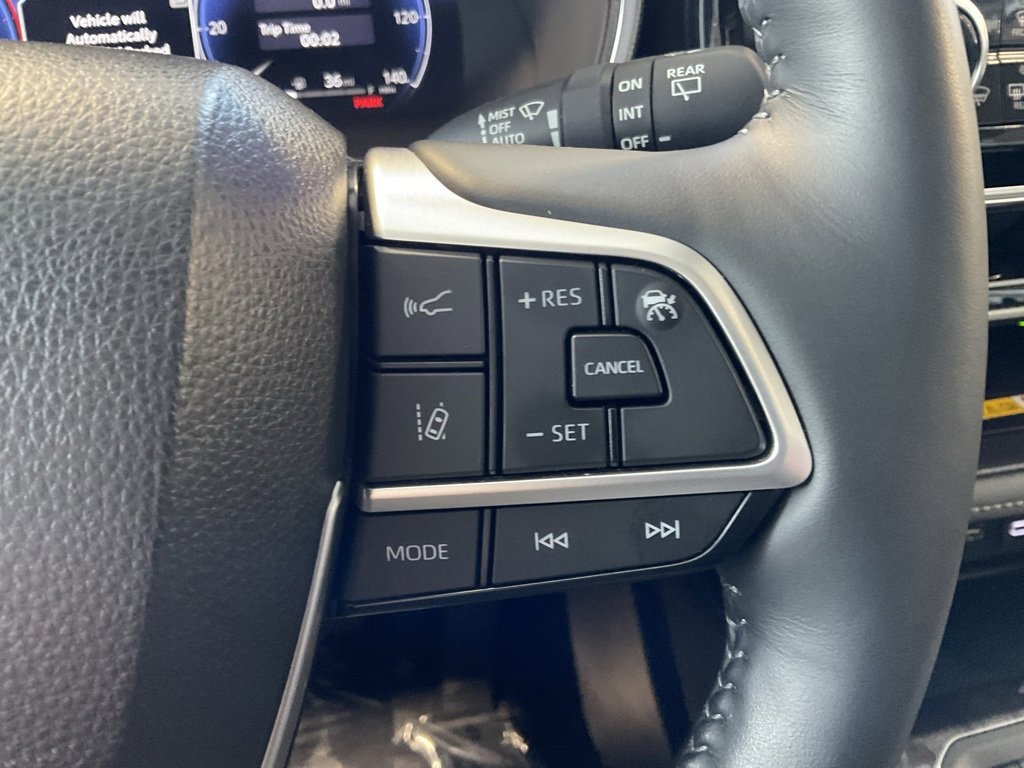 Used 2024 Toyota Highlander Platinum image 13