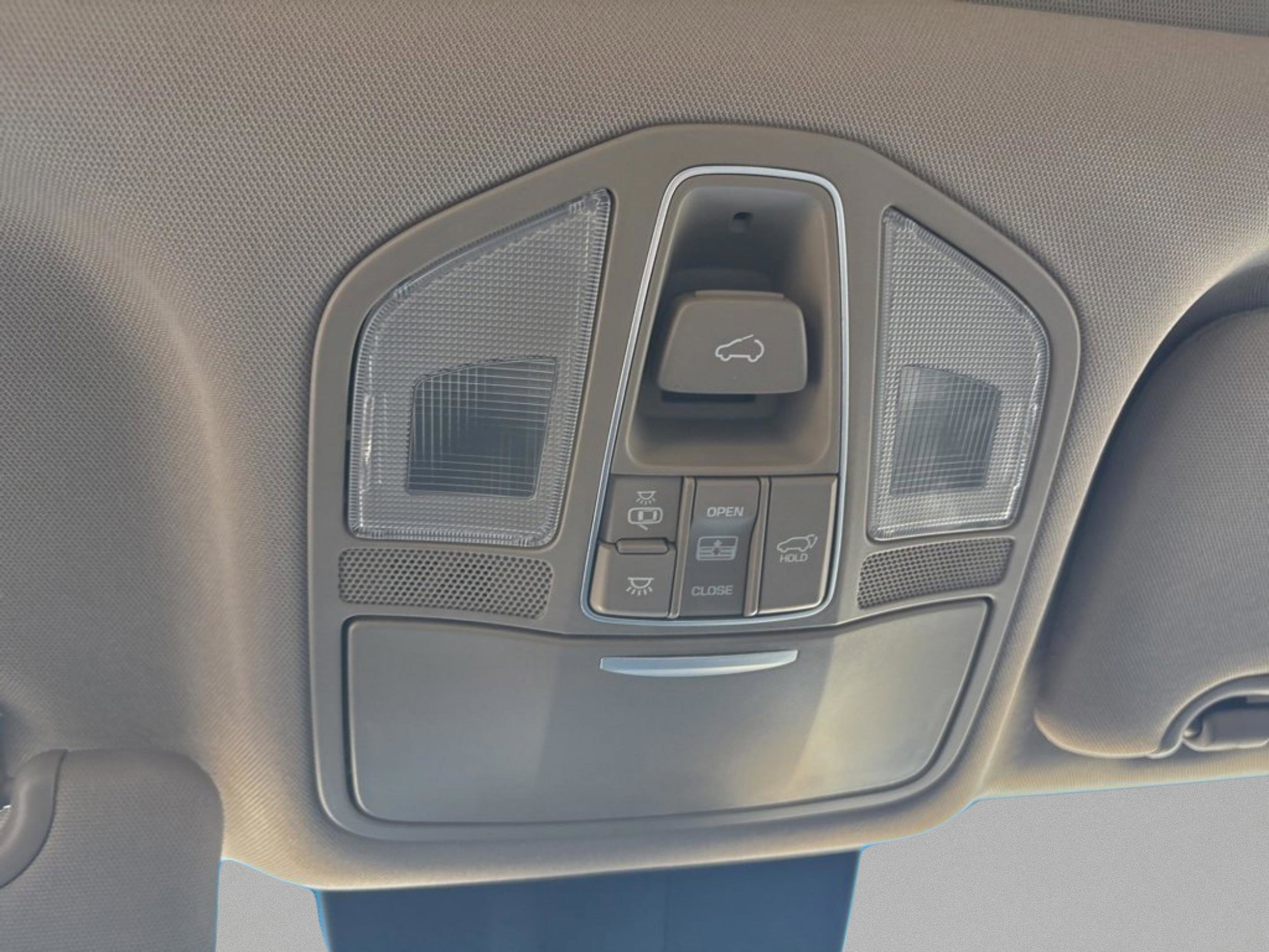 Used 2018 Hyundai Santa Fe SE image 25