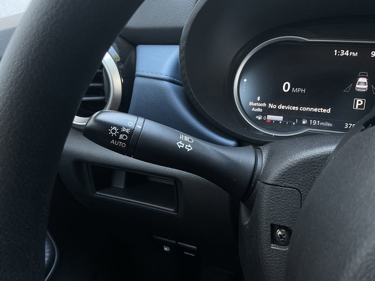 Used 2025 Nissan Versa SV FWD image 28
