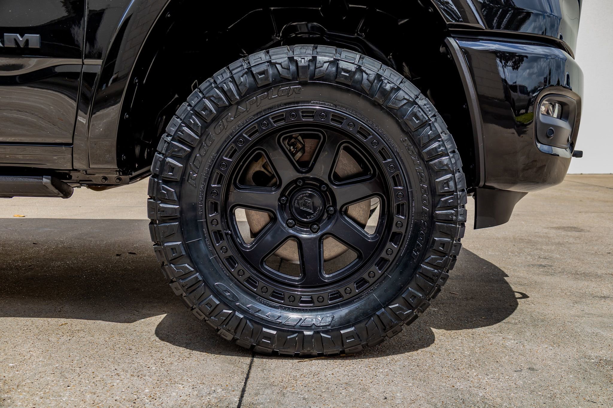 Used 2026 RAM 1500 Laramie w/ Night Edition image 12