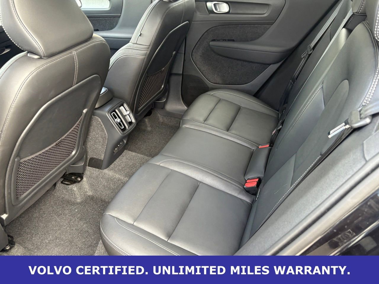 Certified 2025 Volvo XC40 B5 Core image 31