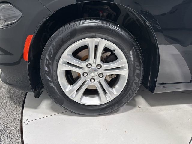 Used 2019 Dodge Charger SXT RWD image 5